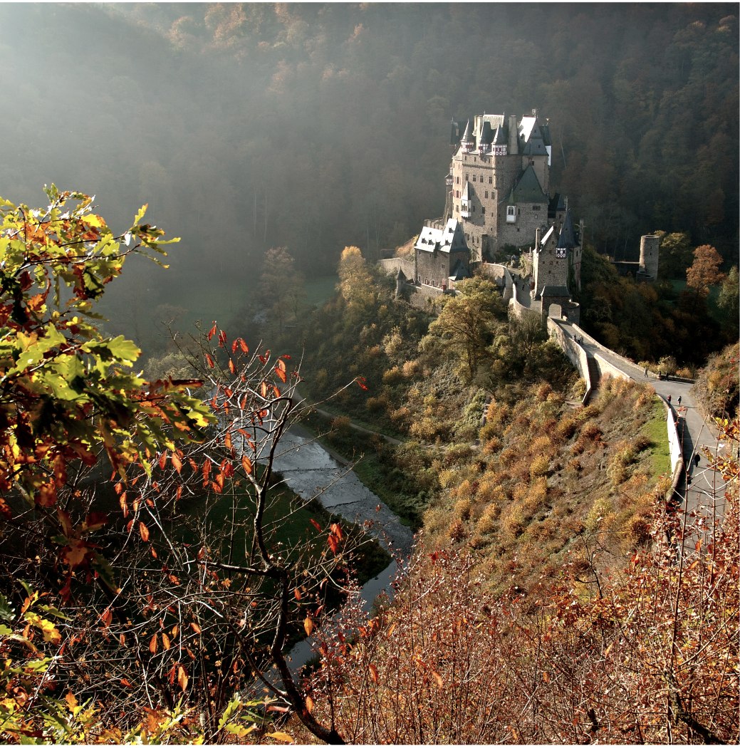 Burg Eltz Herbst, © Tourist-Info Maifeld_Manfred Obersteiner Burg Eltz Herbst, © Tourist-Info Maifeld_Manfred Obersteiner