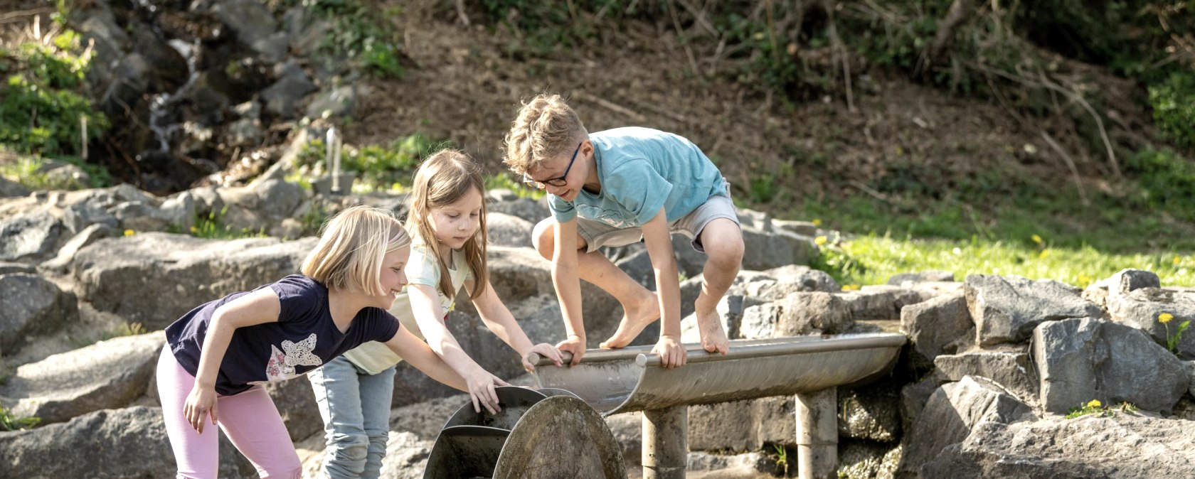 Spaß am Wasserspielplatz Mertloch, © Eifel Tourismus GmbH, Dominik Ketz Spaß am Wasserspielplatz Mertloch, © Eifel Tourismus GmbH, Dominik Ketz