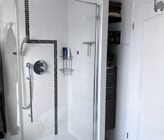 Bad - Dusche Bad - Dusche