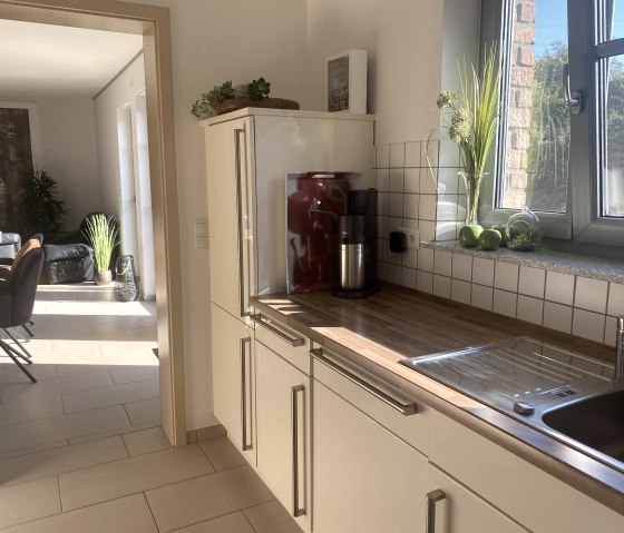 Küche mit Blick ins Esszimmer Küche mit Blick ins Esszimmer