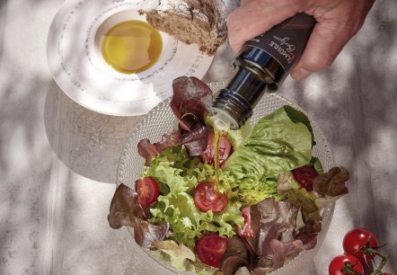 Öl auf Salat Öl auf Salat