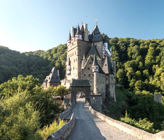 Path to Eltz Castle, © Rheinland-Pfalz Tourismus GmbH, D. Ketz