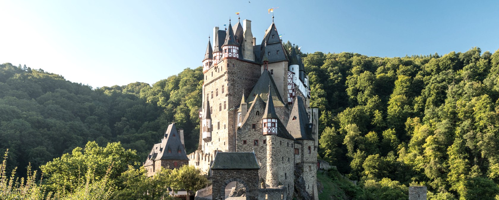 Weg zur Burg Eltz, &copy; Rheinland-Pfalz Tourismus GmbH, Dominik Ketz