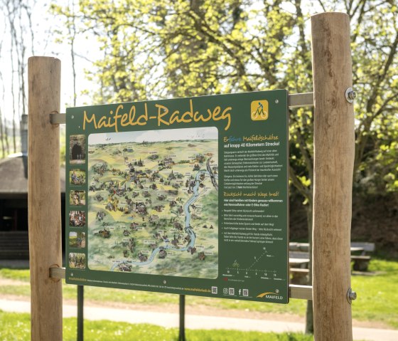 Portaalbord op het Maifeld fietspad, &copy; TI Maifeld, Dominik Ketz