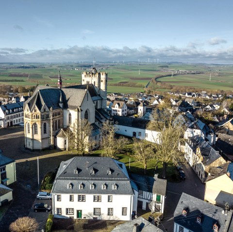 Blick auf M&uuml;nstermaifeld, &copy; Eifel Tourismus GmbH, Dominik Ketz