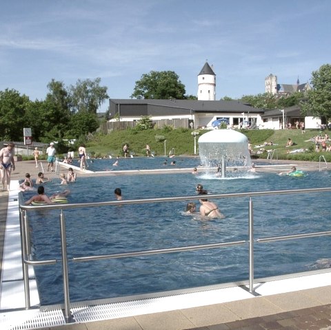 Schwimmbad 2