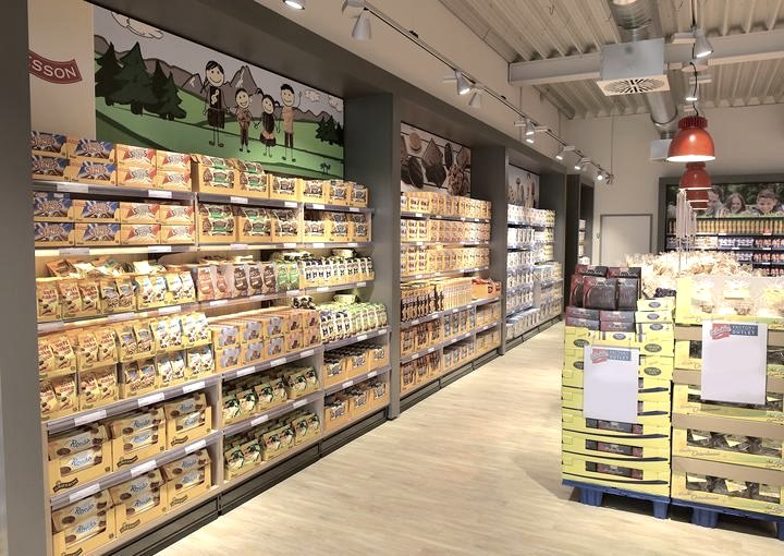 Keksregale im Factory Outlet, © Griesson - de Beukelaer GmbH & Co. KG