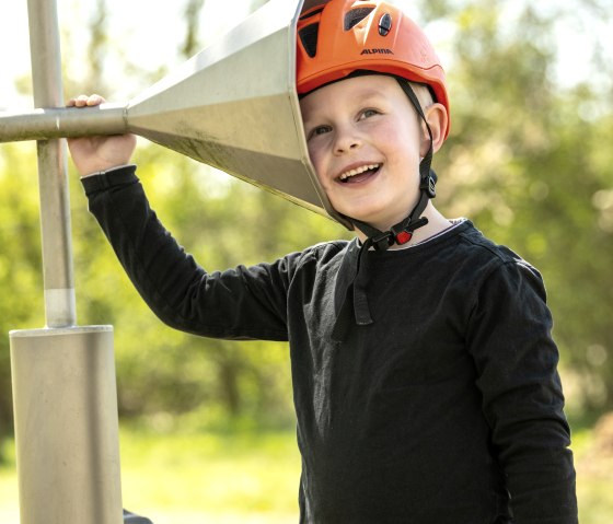 Spaß auf dem Sinnespfad in Kerben, © TI Maifeld, Dominik Ketz