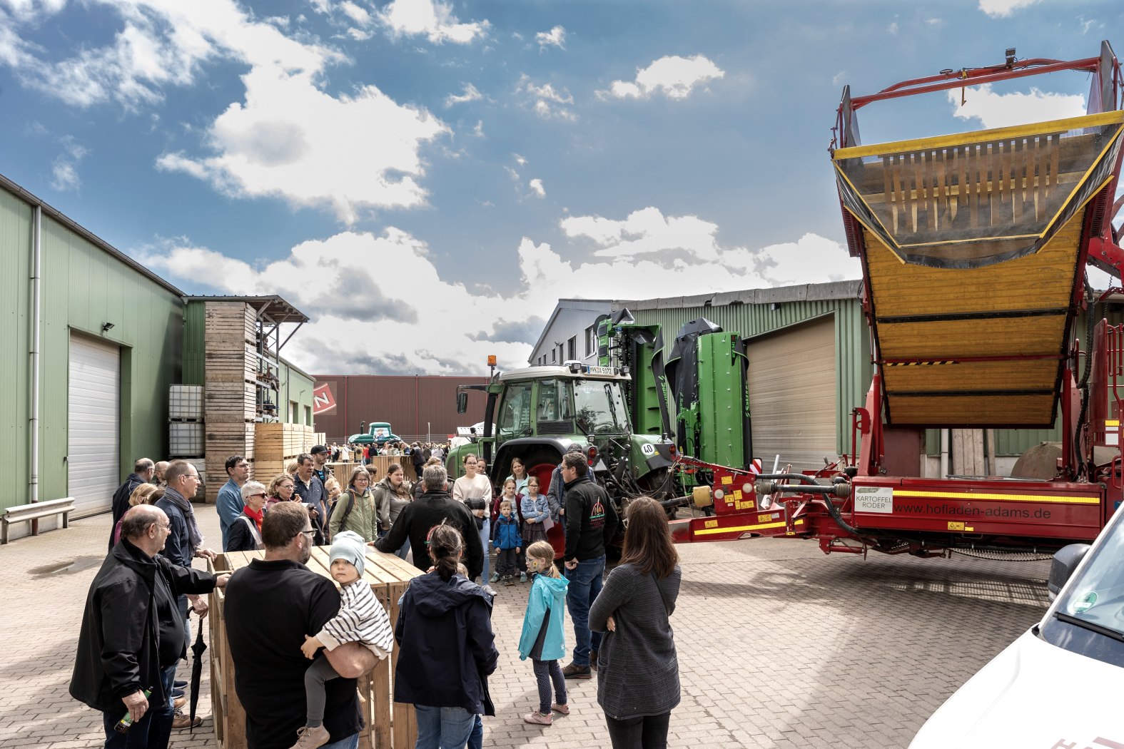 beim Hofladen Adams, © TI Maifeld
